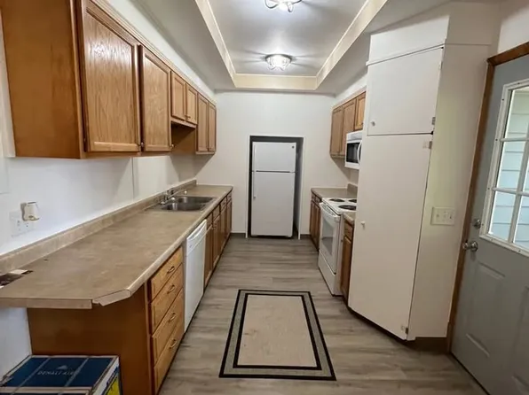 114 6th Ave, Baraboo, WI 53913