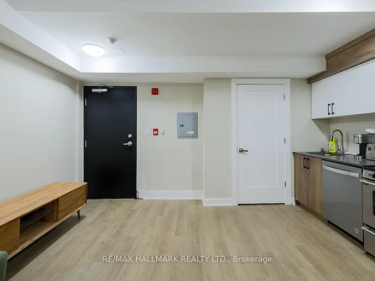 628 Danforth Ave #303 — Photo 7