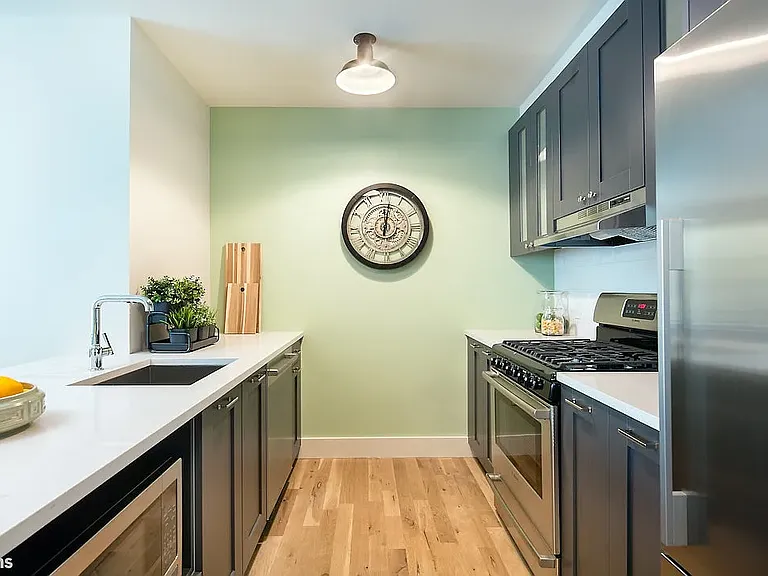 180 Franklin Ave #103 — Photo 9