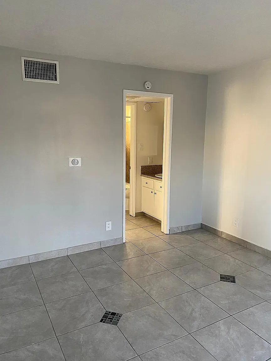 13988 Foothill 1BR 1BA — Photo 4