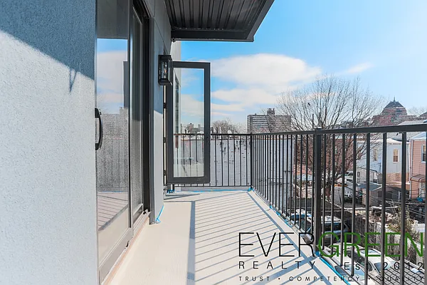 Rented by ERNY LLC | media 22