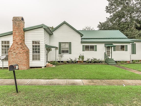 2nd image of 208 Avenue B