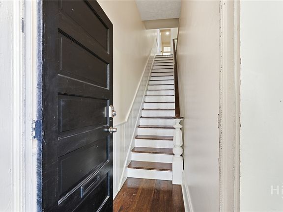 3rd image of 411 E Huntingdon Street