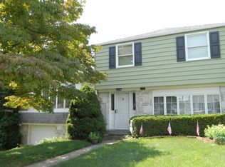 820 Regina St, Philadelphia, PA 19116