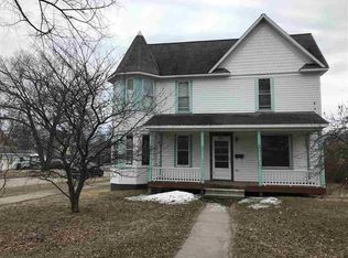 803 Michigan Ave, Gladstone, MI 49837