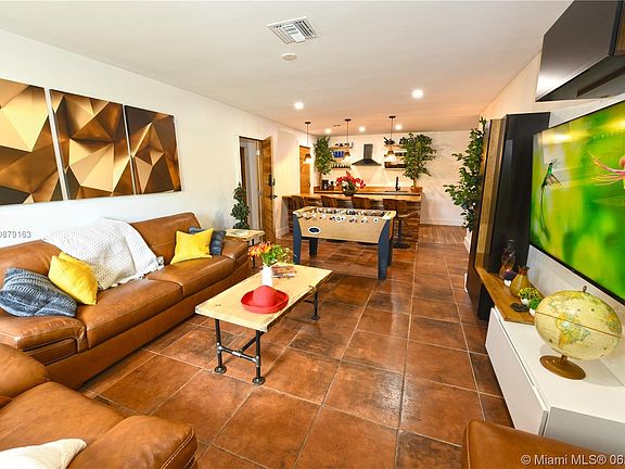 2nd image of 1740 NE 49th St #1121
