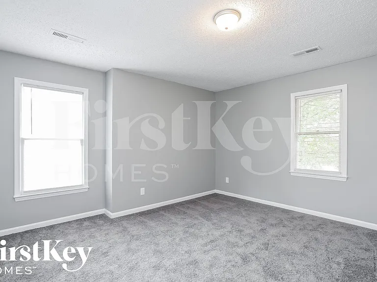 4905 Chimney Springs Dr — Photo 12