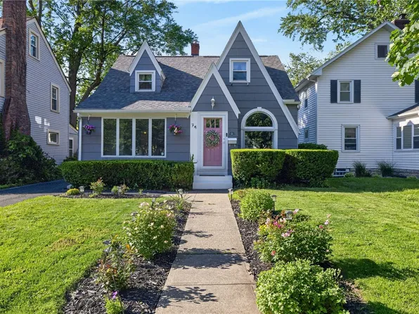 74 Pontiac Dr, Rochester, NY 14617