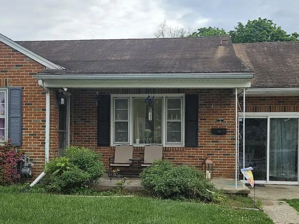 15 N Queen St, Dover, PA 17315