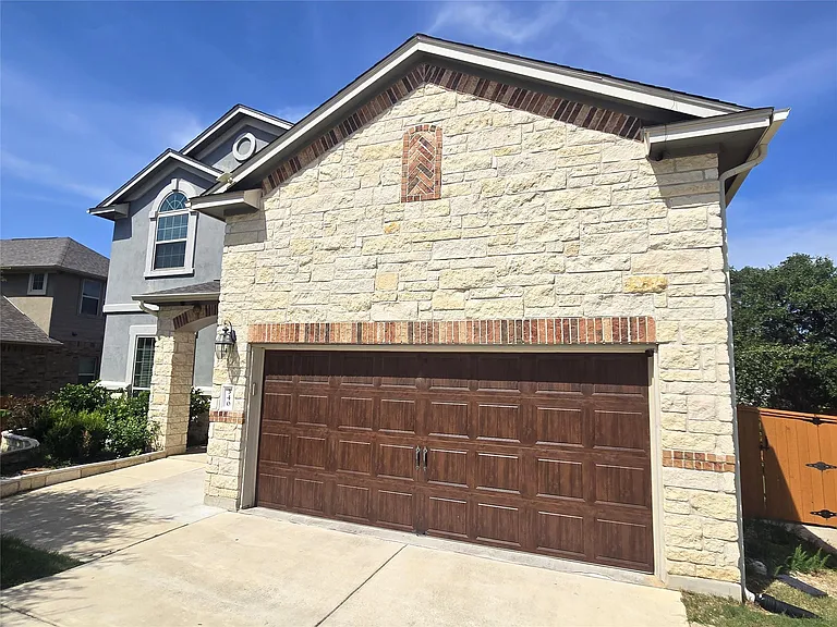 340 Cross Timbers Dr — Photo 1