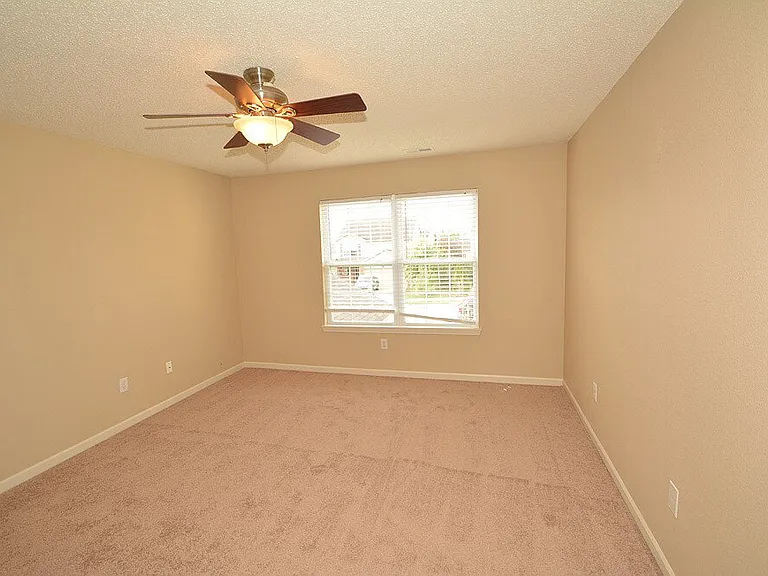 11960 Locus Ln — Photo 13