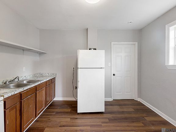 5th image of 2389 Tennessee St