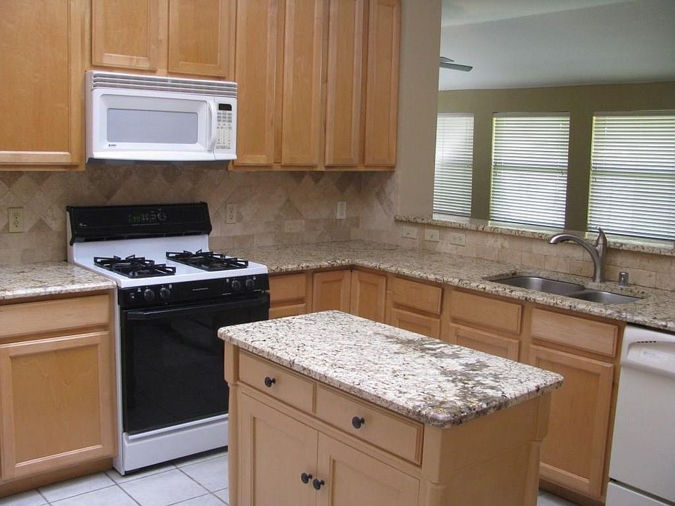 1st image of 5120 Highlands Dr