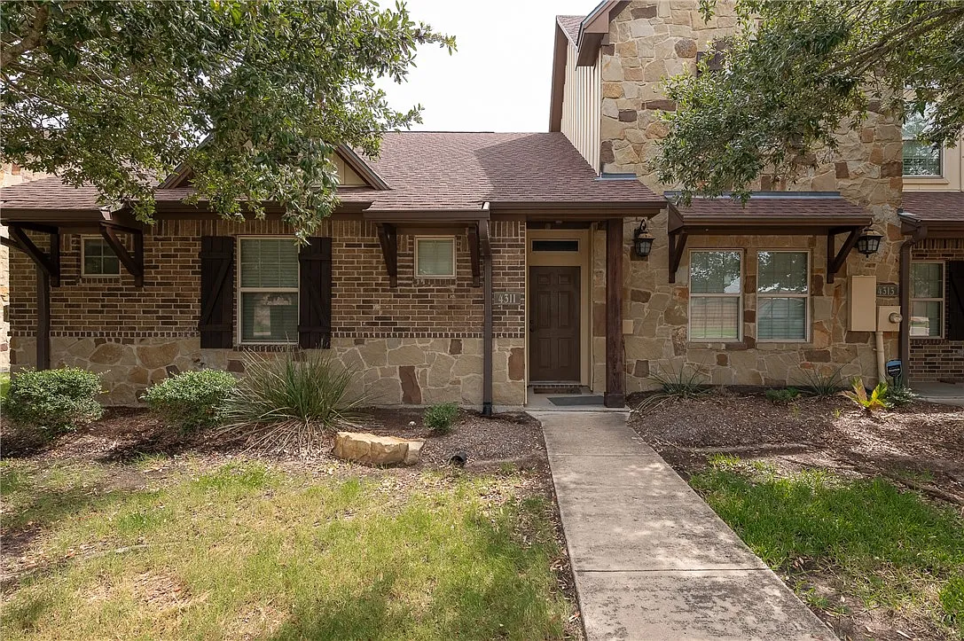 3 bed, 1275 sqft, $1,900 — Photo 2