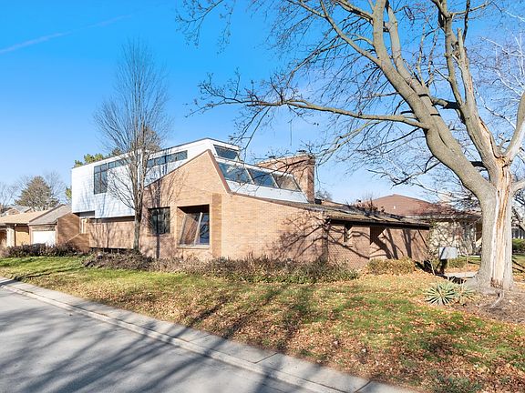 2nd image of 6500 N Nokomis Ave