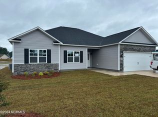 139 Uzzell Rd, Hubert, NC 28539