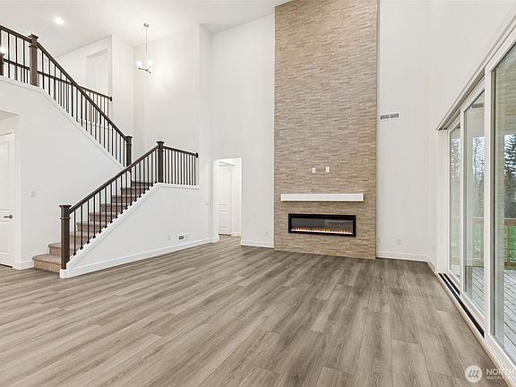 4th image of 10403 135th Avenue NE #106