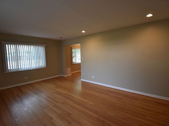 3rd image of 4521 Lilac Ave