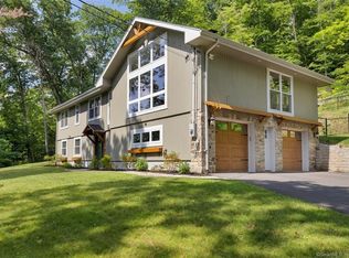 30 Forest Hills Dr, Farmington, CT 06032