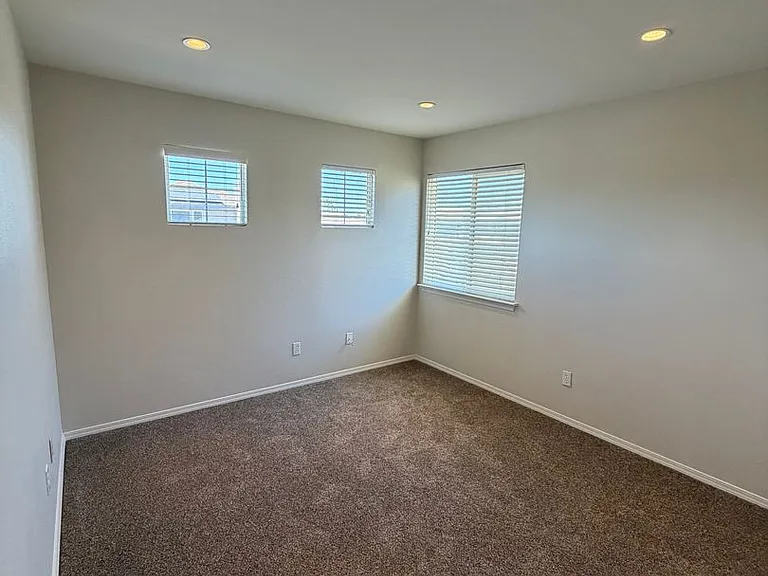 1810 Baylor Ln — Photo 20