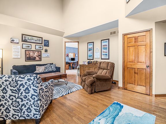 3rd image of 2319 Kittridge Dr