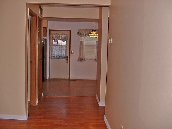 3rd image of 2468 Carolina Ave