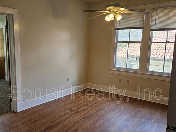 5th image of 110 S Pierce St APT B
