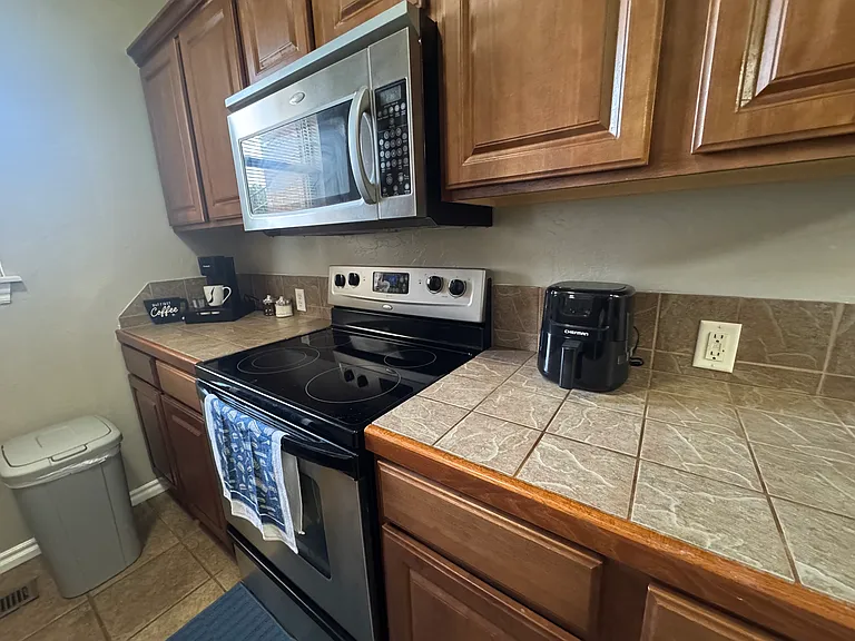 1812 Alameda St #213 — Photo 9