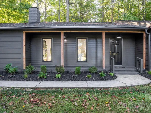 8001 Saddlehorse Ln, Charlotte, NC 28215