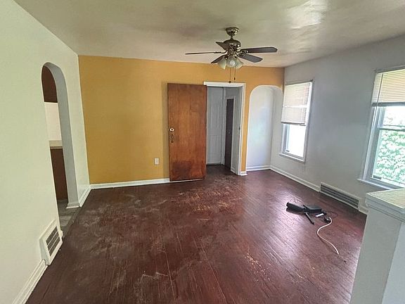 3rd image of 800 London Rd