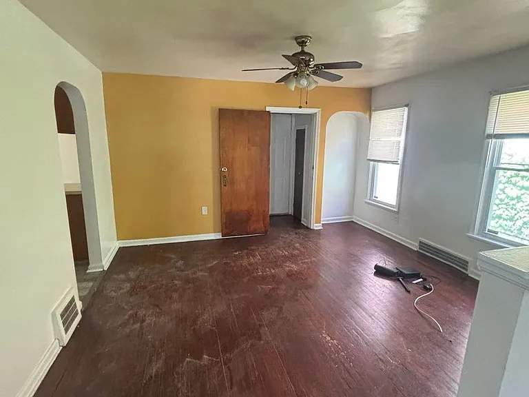 800 London Rd — Photo 3