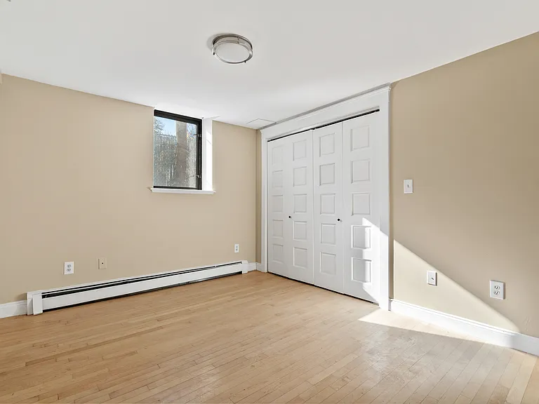 Pleasant Court — Photo 34