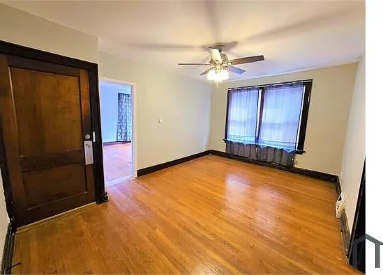 3 bed, 1000 sqft, $1,335 — Photo 3