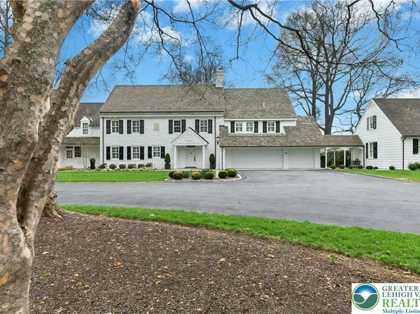 1584 Weyhill Cir, Bethlehem, PA 18015