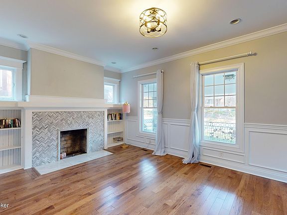 5th image of 1928 Roanoke Ave