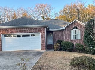 11 Woodbridge Cir, Anderson, SC 29621