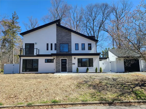 60 Buckeye Road, Glen Cove, NY 11542