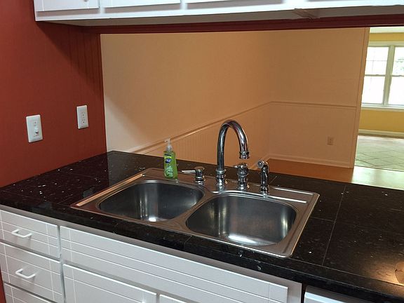 5th image of 113 Villa North Ct