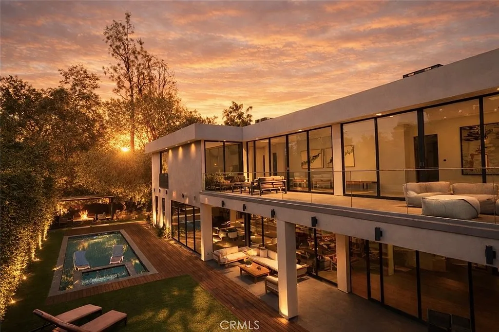 6 bed, 9738 sqft, $46,000 — Photo 2