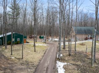 1995 W Hackleburg Rd, Indian River, MI 49749