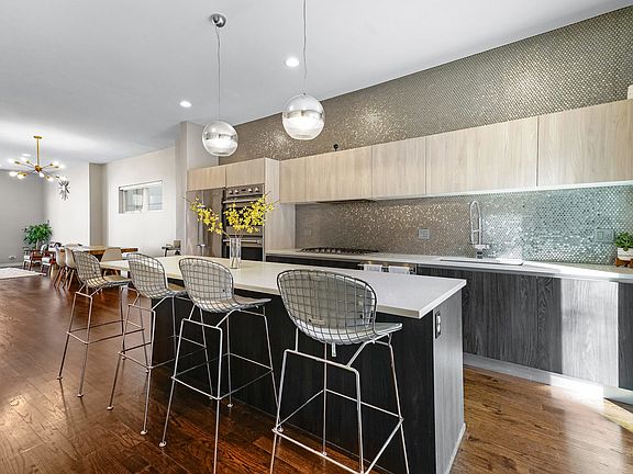2nd image of 2111 W Race Ave