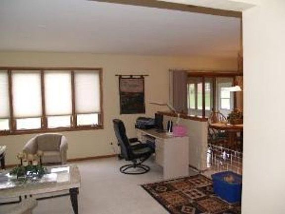 3rd image of 16418 Stuart Ave