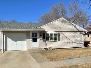 110 E 3rd St, Pierre, SD 57501