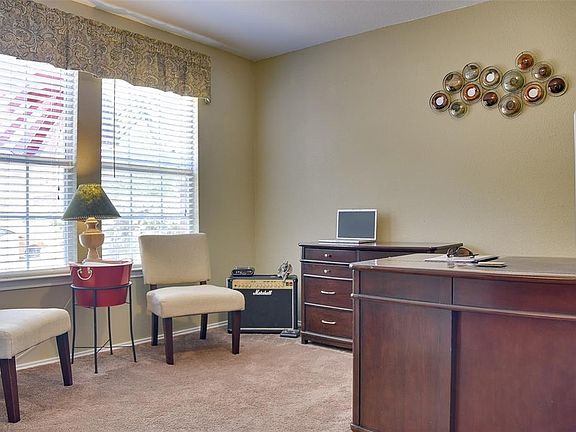 5th image of 3404 Ashwood Ln