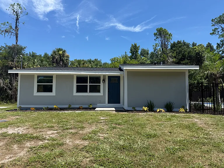 3 Bed, 2 Bath Home, NO HOA, on Private 0.6 acre lot, Fenced Back Yard.