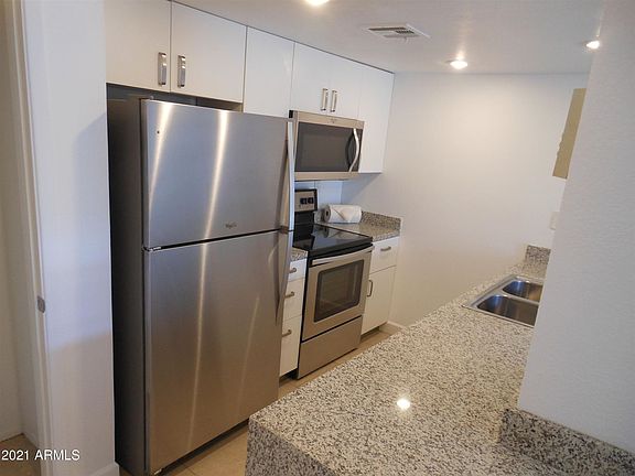 3rd image of 3033 E Devonshire Ave Unit 1025