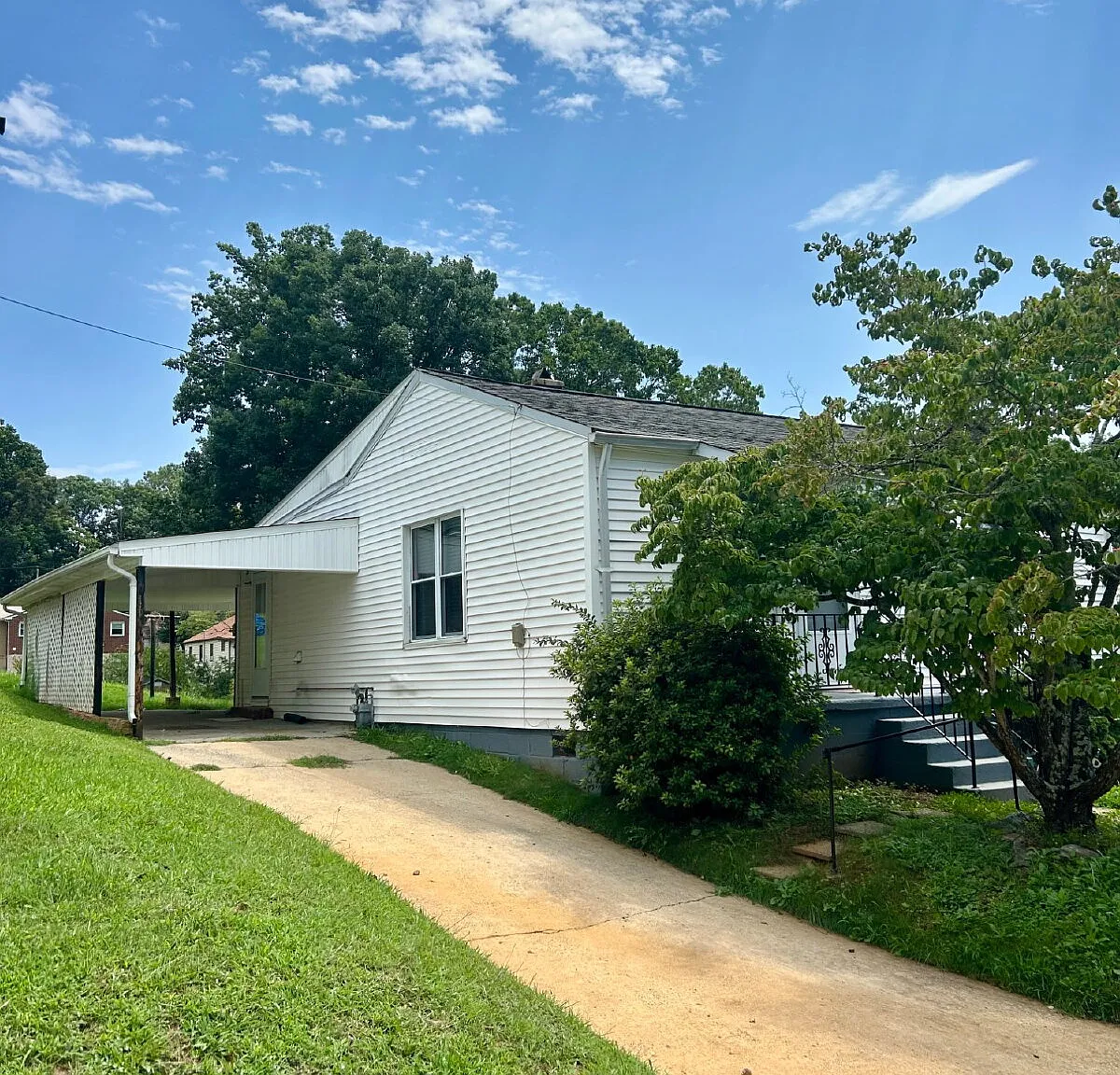 2 bed, 1.0 bath, 726 sqft, $1,150 — Photo 2