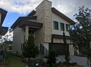 7640 NW 102nd Pl, Doral, FL 33178