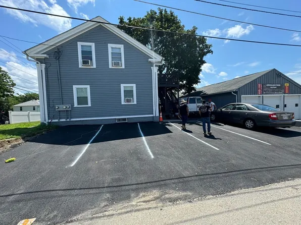 135 N Main St, Webster, MA 01570