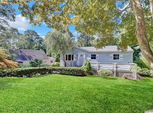 6 Palm Rd, Rocky Point, NY 11778